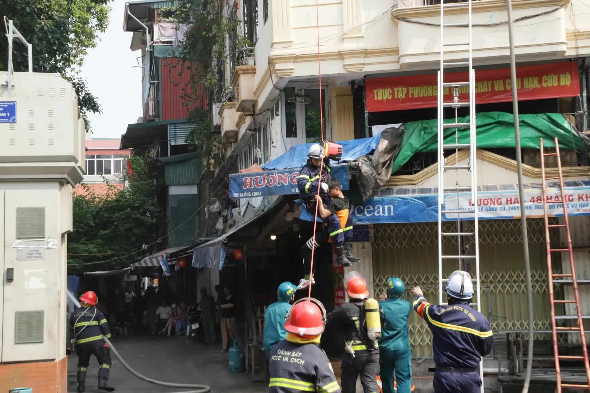 Ra mắt Tổ thường trực chữa cháy, cứu nạn cứu hộ tại phố đi bộ hồ Hoàn Kiếm và chợ đêm Đồng Xuân- Ảnh 12.