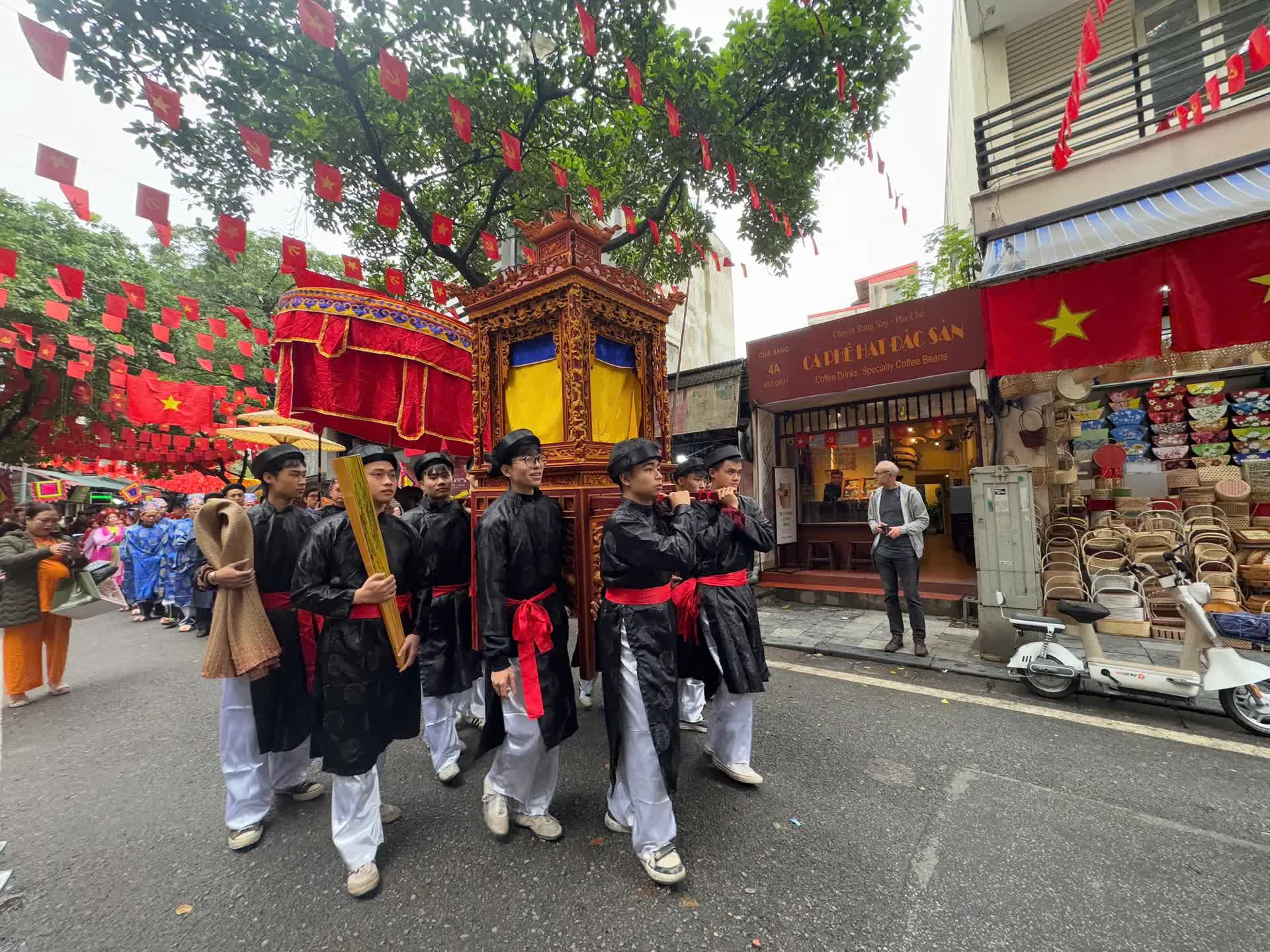 Lễ dâng hương kỷ niệm ngày hoá Đức Đại vương Trần Lựu- Ảnh 2.