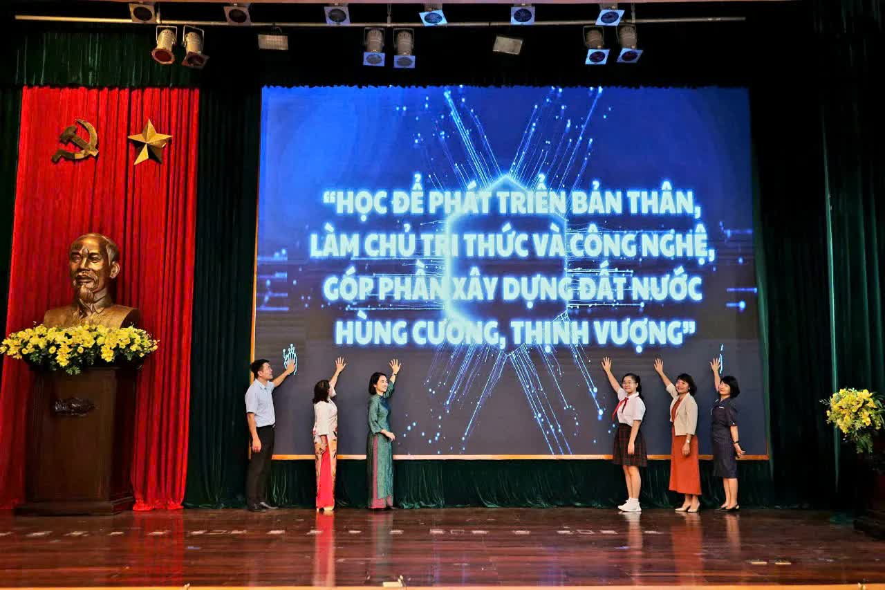 Phường Hoàn Kiếm khai mạc Tuần lễ hưởng ứng học tập suốt đời năm 2025- Ảnh 2.