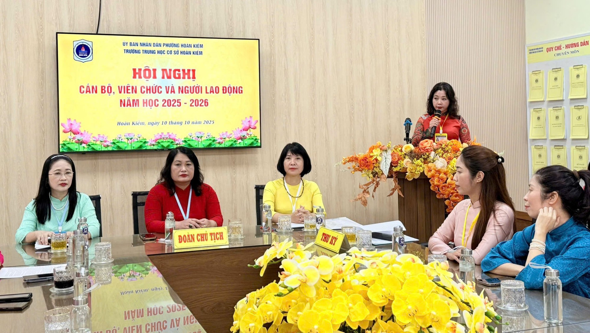 Trường THCS Hoàn Kiếm: Quyết tâm đổi mới, thực hiện tốt dân chủ ở cơ sở- Ảnh 3.