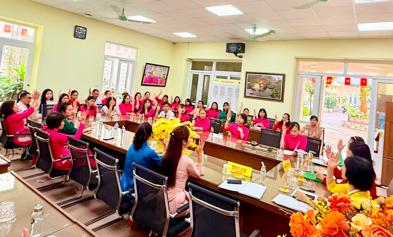 Trường THCS Hoàn Kiếm: Quyết tâm đổi mới, thực hiện tốt dân chủ ở cơ sở- Ảnh 4.