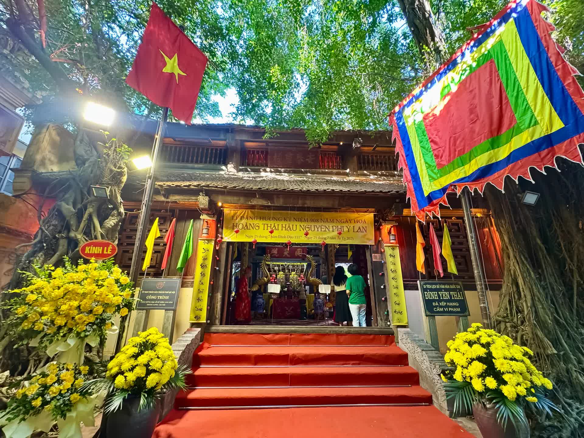 Dâng hương kỷ niệm 908 năm ngày hóa Hoàng Thái hậu Nguyên phi Ỷ Lan tại đình Yên Thái- Ảnh 4.