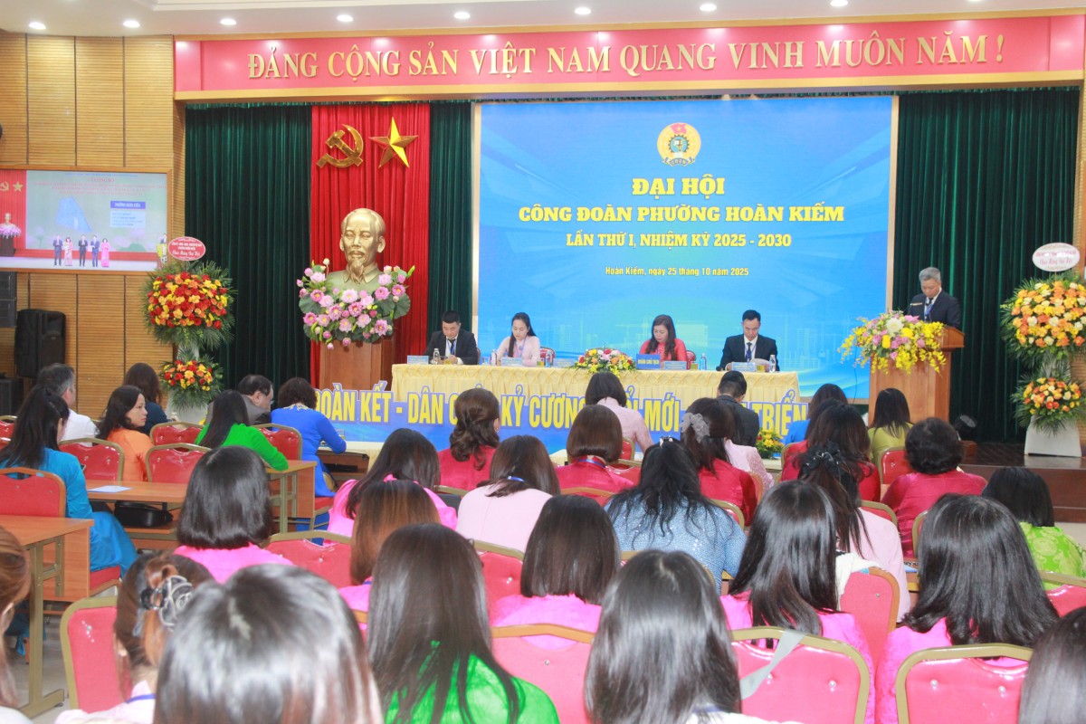 Xây dựng Công đoàn phường Hoàn Kiếm vững mạnh toàn diện- Ảnh 2.