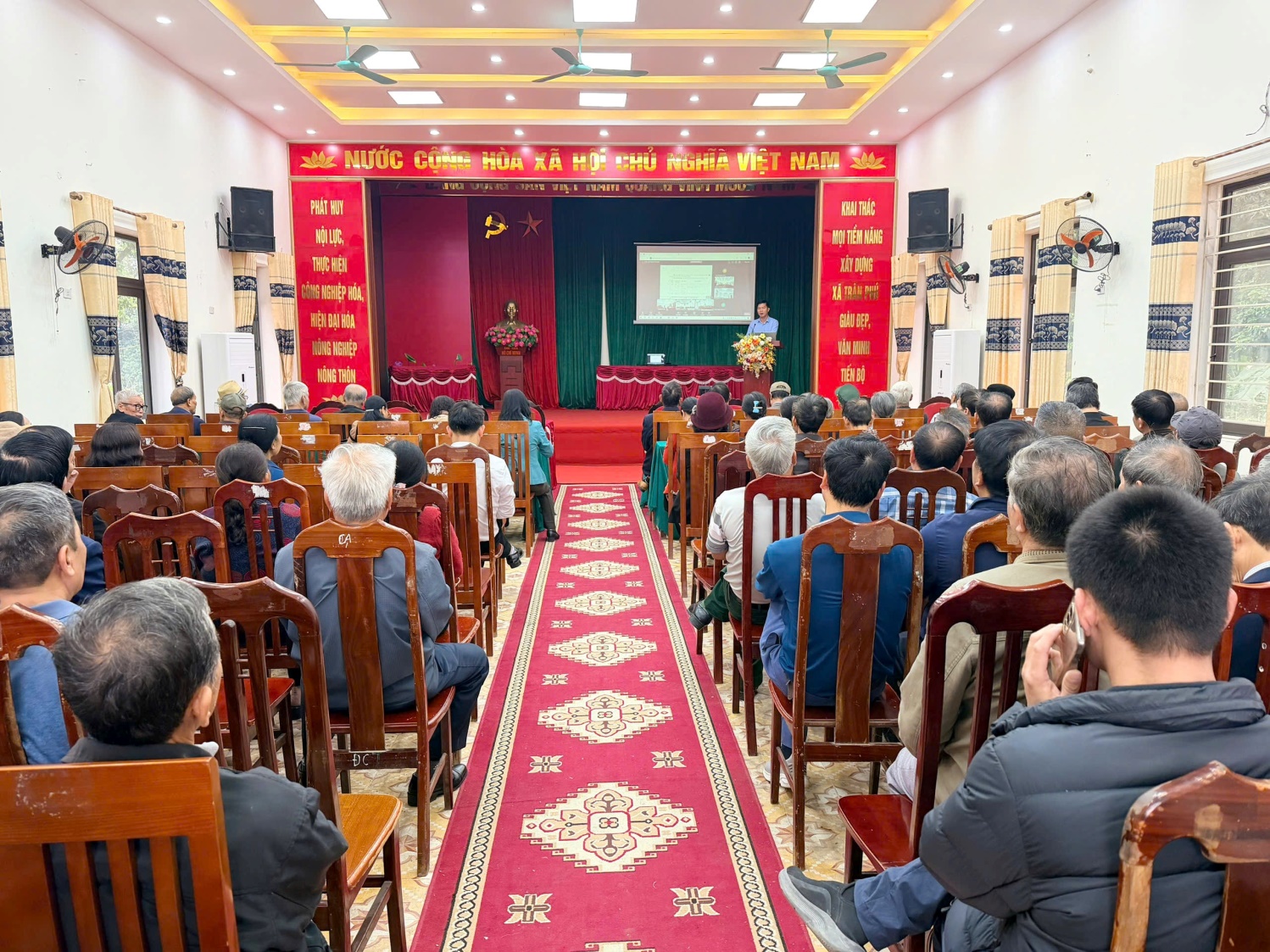 Xã Trần Phú: tổ chức hội nghị trực tiếp và trực tuyến nghiên cứu, học tập, quán triệt, tuyên truyền và triển khai thực hiện Nghị quyết Đại hội đại biểu toàn quốc lần thứ XIV của Đảng và các Nghị quyết chiến lược của Bộ Chính trị.- Ảnh 1.