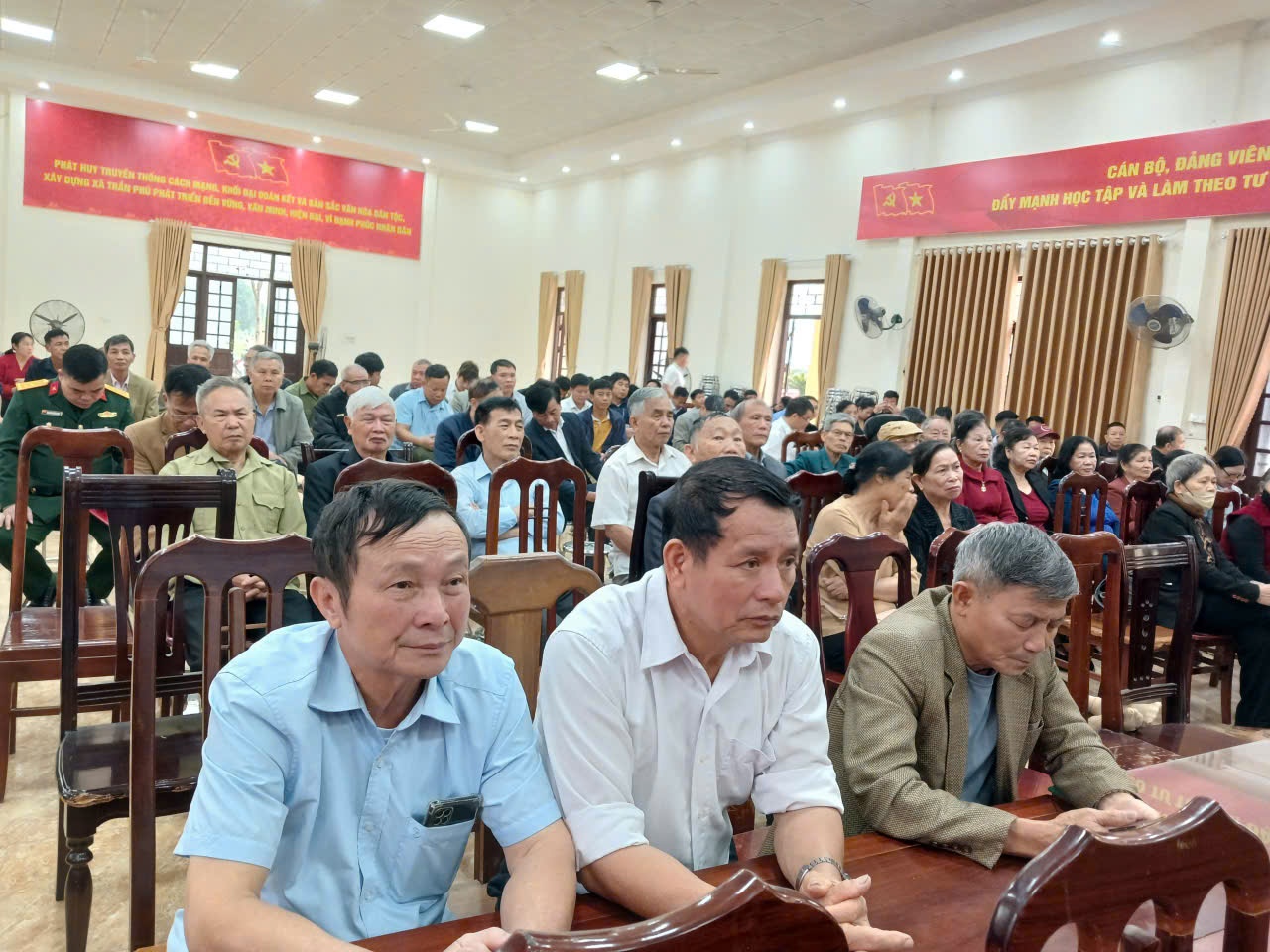 Xã Trần Phú: tổ chức hội nghị trực tiếp và trực tuyến nghiên cứu, học tập, quán triệt, tuyên truyền và triển khai thực hiện Nghị quyết Đại hội đại biểu toàn quốc lần thứ XIV của Đảng và các Nghị quyết chiến lược của Bộ Chính trị.- Ảnh 3.