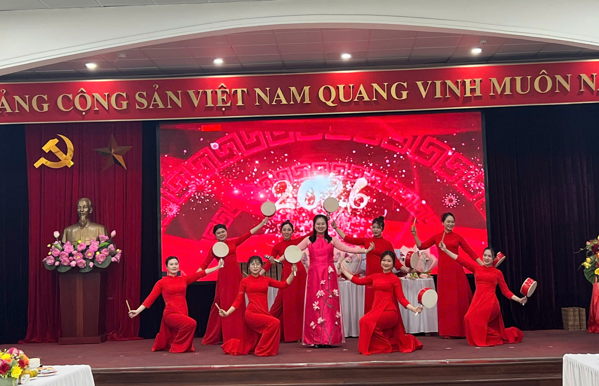 Hội nghị gặp mặt cán bộ nữ chủ chốt phường nhân dịp kỷ niệm 116 năm ngày Quốc tế phụ nữ (08/3/1910 - 08/3/2026) - Ảnh 1.