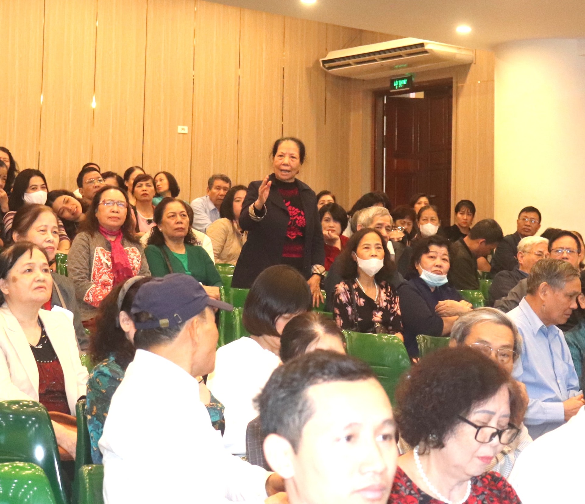 Phường Vĩnh Tuy trang bị kỹ năng thực tế cho hơn 400 thành viên các tổ bầu cử- Ảnh 5.