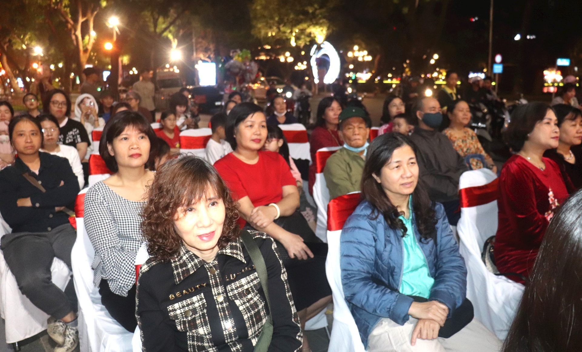 Đặc sắc chương trình chào mừng ngày hội non sông phường Hai Bà Trưng- Ảnh 2.