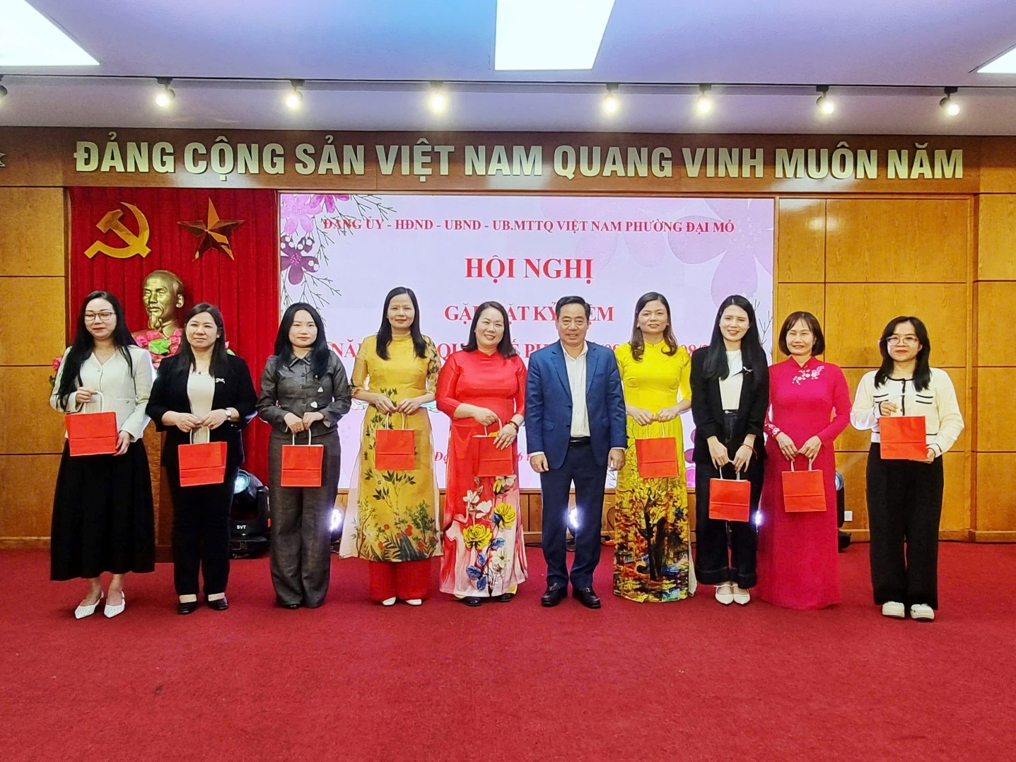 Phường Đại Mỗ gặp mặt kỷ niệm Ngày Quốc tế phụ nữ 08/03- Ảnh 4.