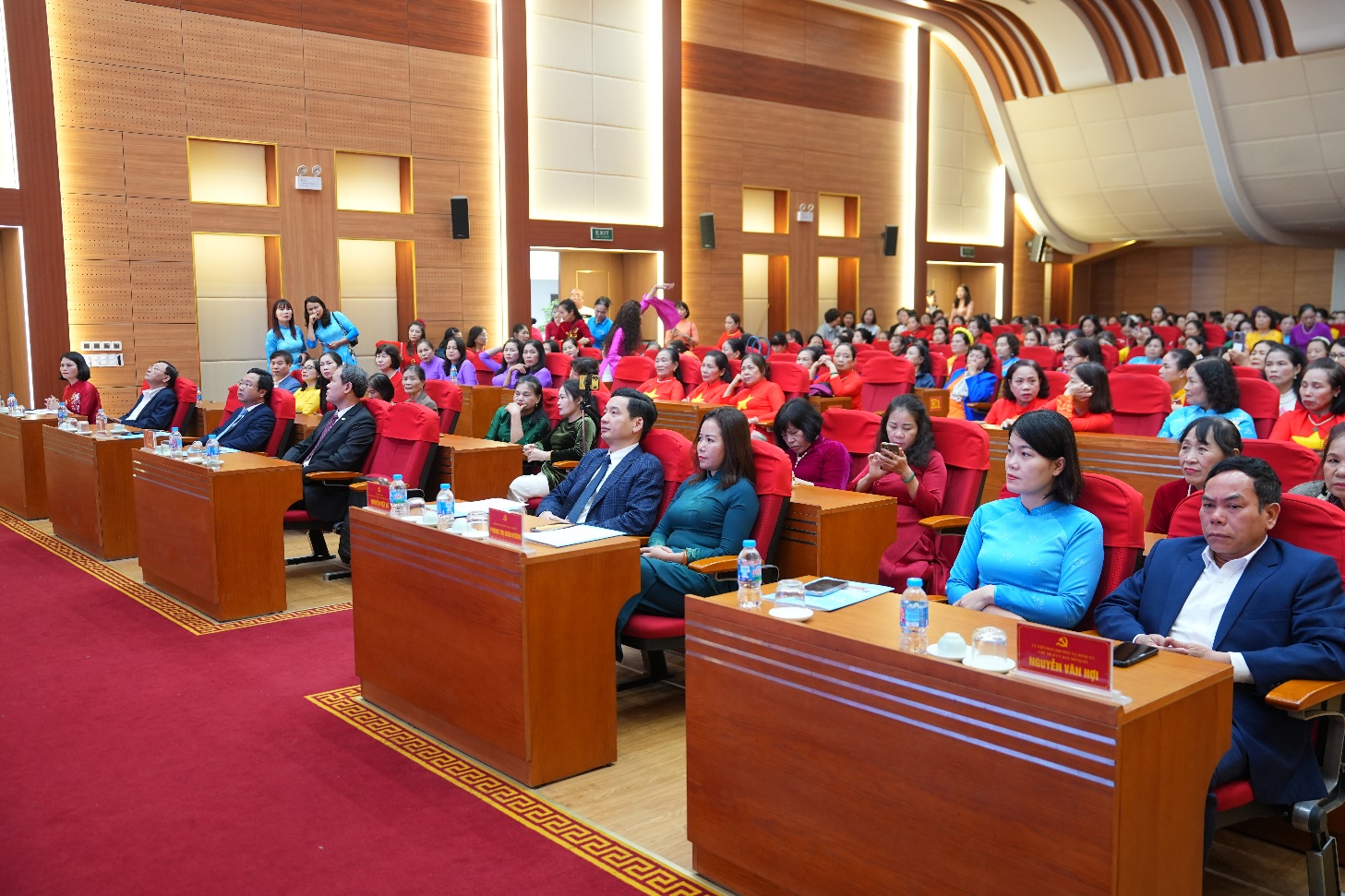 Sôi nổi “Lễ hội áo dài” chào mừng Ngày Quốc tế Phụ nữ 8/3 tại xã Gia Lâm- Ảnh 1.