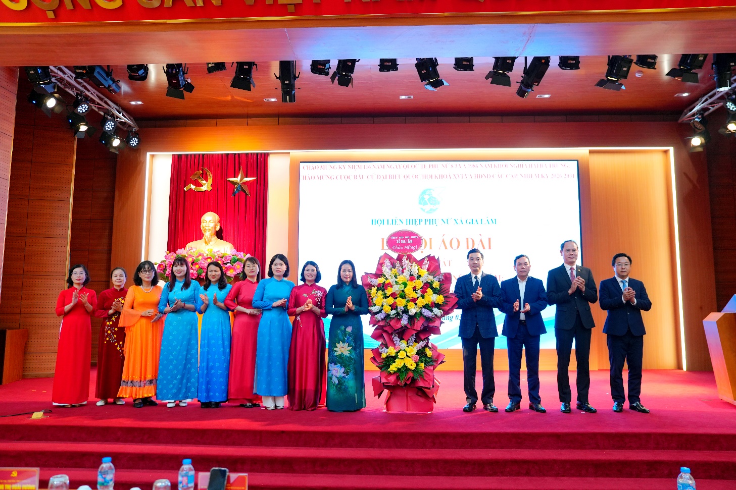 Sôi nổi “Lễ hội áo dài” chào mừng Ngày Quốc tế Phụ nữ 8/3 tại xã Gia Lâm- Ảnh 2.