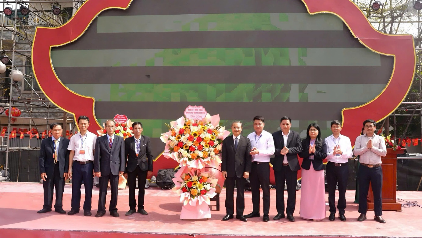 Đồng chí Phó Bí thư Đảng ủy, Chủ tịch UBND xã An Khánh Hồ Trung Nghĩa dự Lễ khai hội Hội làng Ngự Câu, An Hạ, Thanh Quang Xuân Bính Ngọ 2026- Ảnh 1.