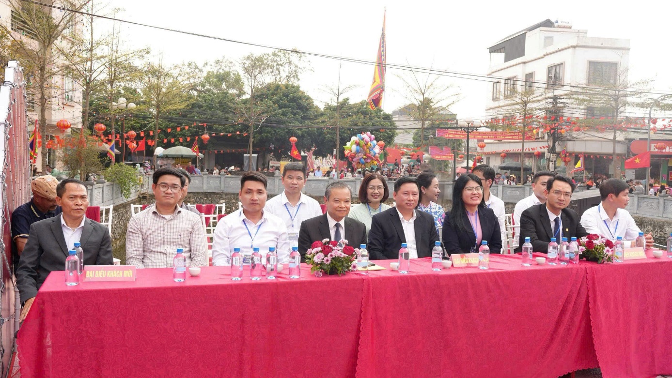 Đồng chí Phó Bí thư Đảng ủy, Chủ tịch UBND xã An Khánh Hồ Trung Nghĩa dự Lễ khai hội Hội làng Ngự Câu, An Hạ, Thanh Quang Xuân Bính Ngọ 2026- Ảnh 3.