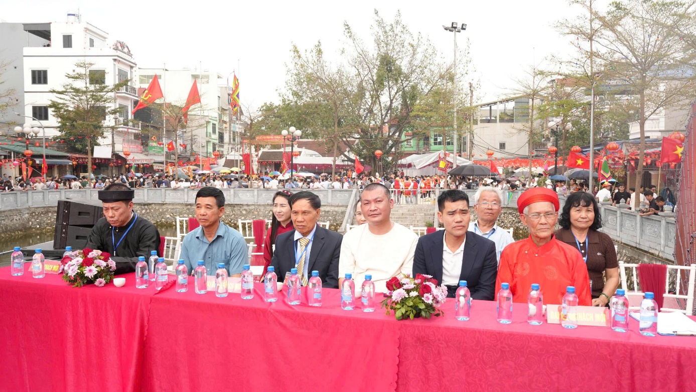 Đồng chí Phó Bí thư Đảng ủy, Chủ tịch UBND xã An Khánh Hồ Trung Nghĩa dự Lễ khai hội Hội làng Ngự Câu, An Hạ, Thanh Quang Xuân Bính Ngọ 2026- Ảnh 4.