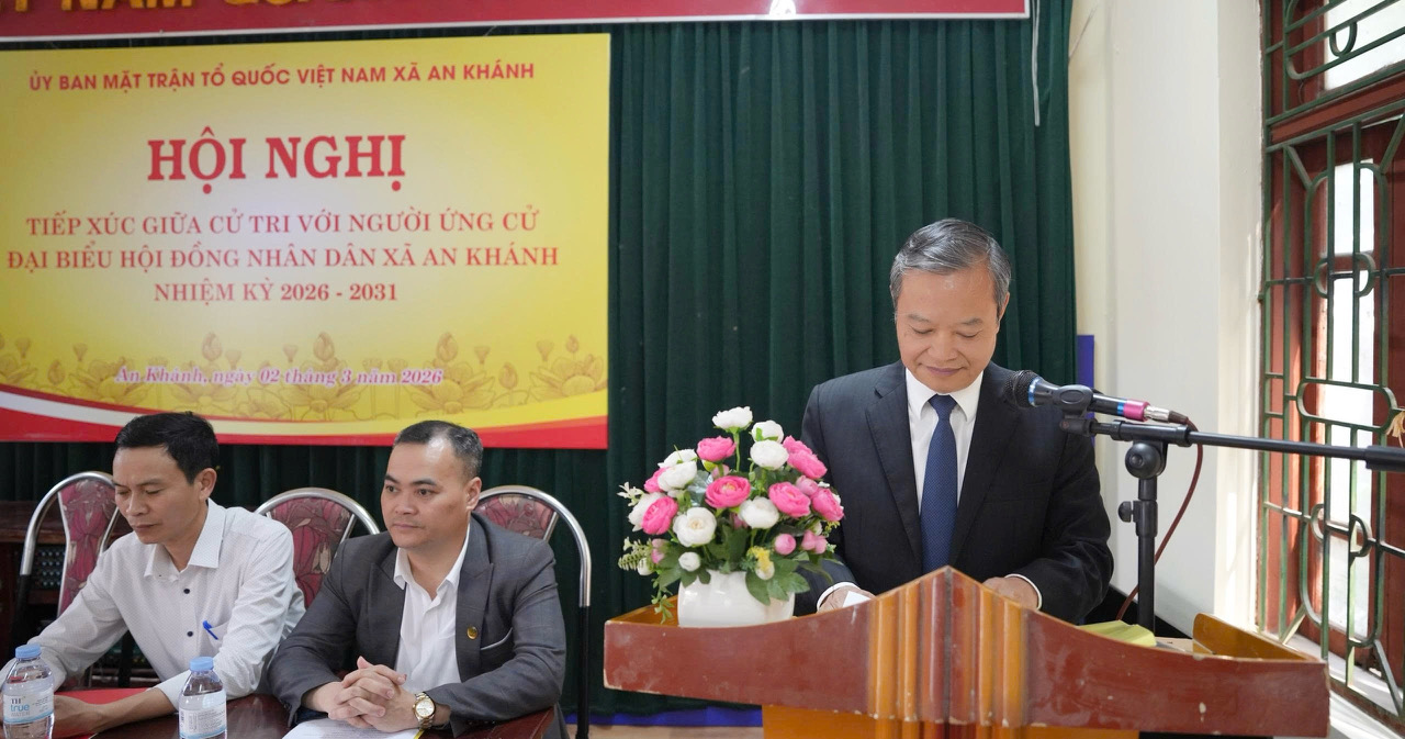 A group of men sitting at a podium  AI-generated content may be incorrect.