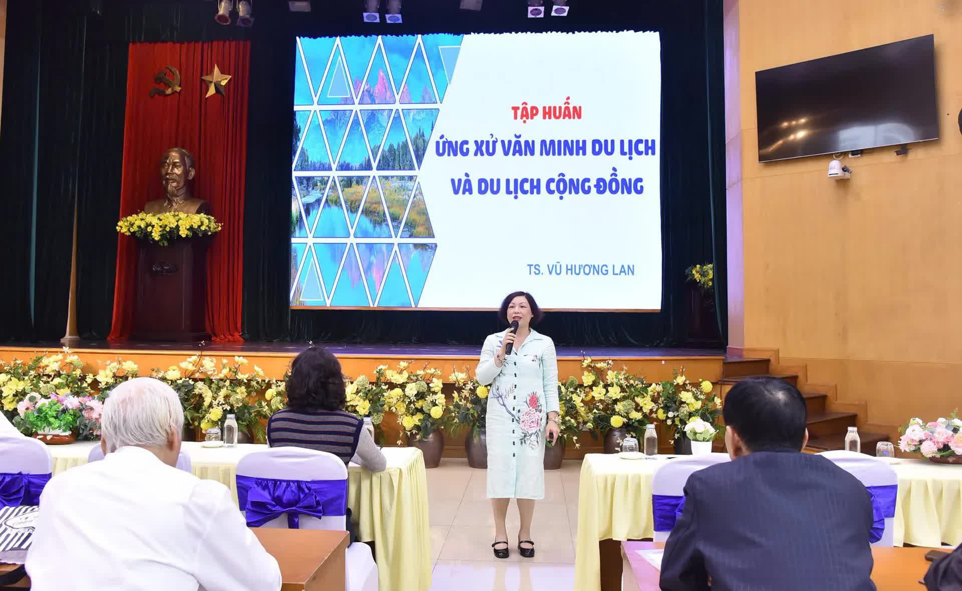 Phường Hoàn Kiếm: nâng cao kỹ năng ứng xử văn minh du lịch và du lịch cộng đồng- Ảnh 3.