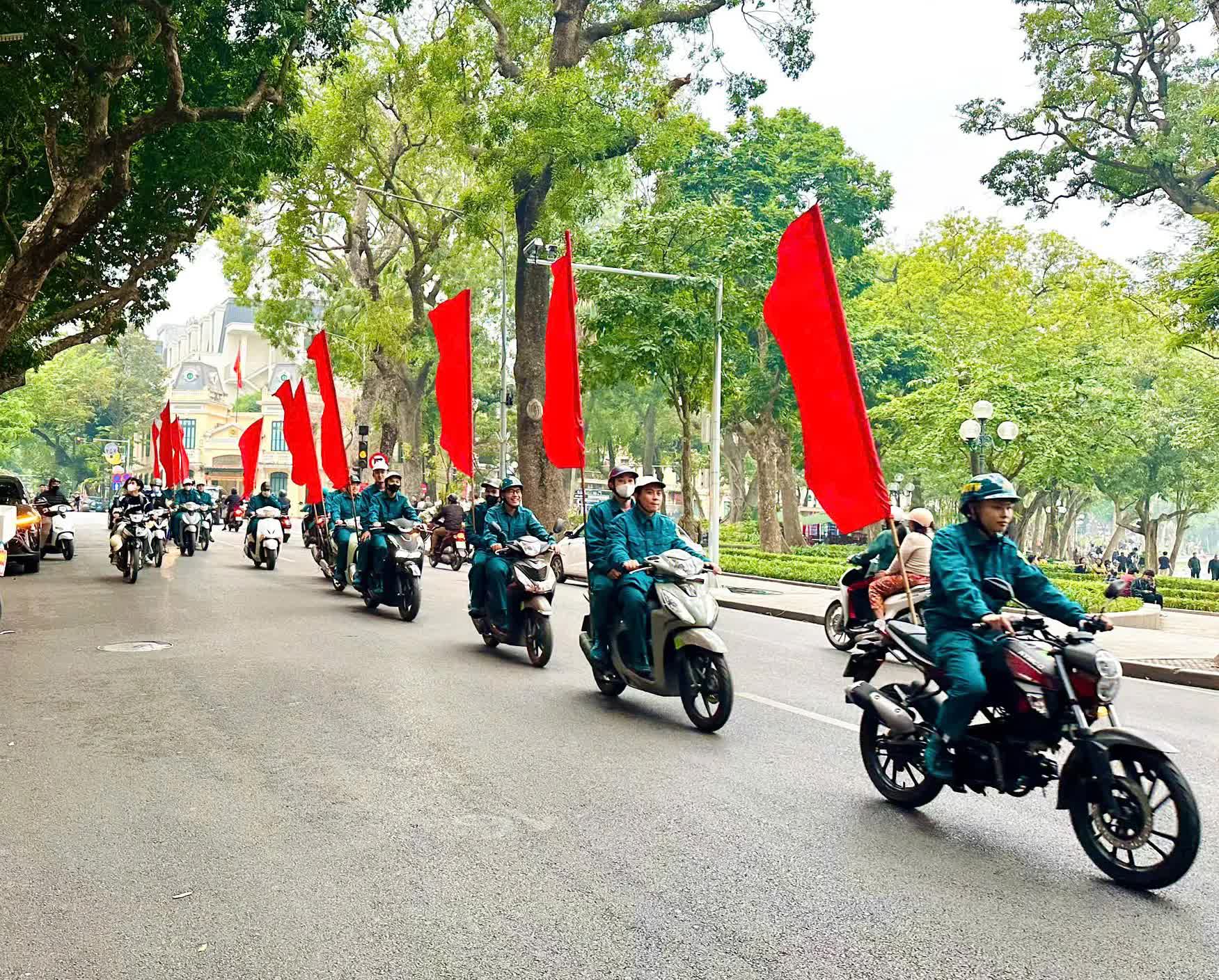 Phường Hoàn Kiếm tuyên truyền lưu động Luật Nghĩa vụ quân sự, Luật Công an nhân dân- Ảnh 2.