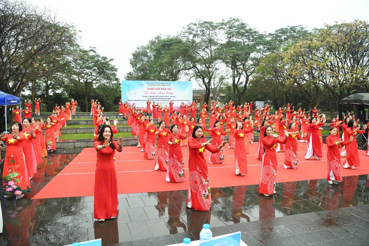  Hội Liên hiệp phụ nữ phường Yên Sở tổ chức Chương trình đồng diễn dân vũ “Vũ điệu mùa xuân” hướng tới cuộc bầu cử.- Ảnh 5.