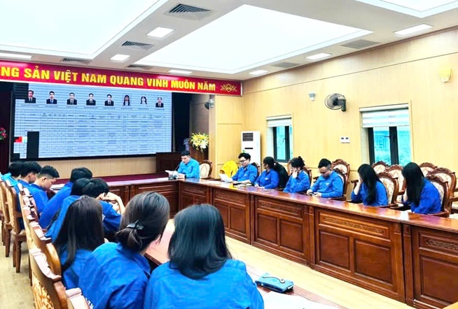 Đoàn Thanh niên xã tổ chức mạn đàm tìm hiểu tiểu sử các ứng cử viên đại biểu Quốc hội va HĐND các cấp- Ảnh 2.