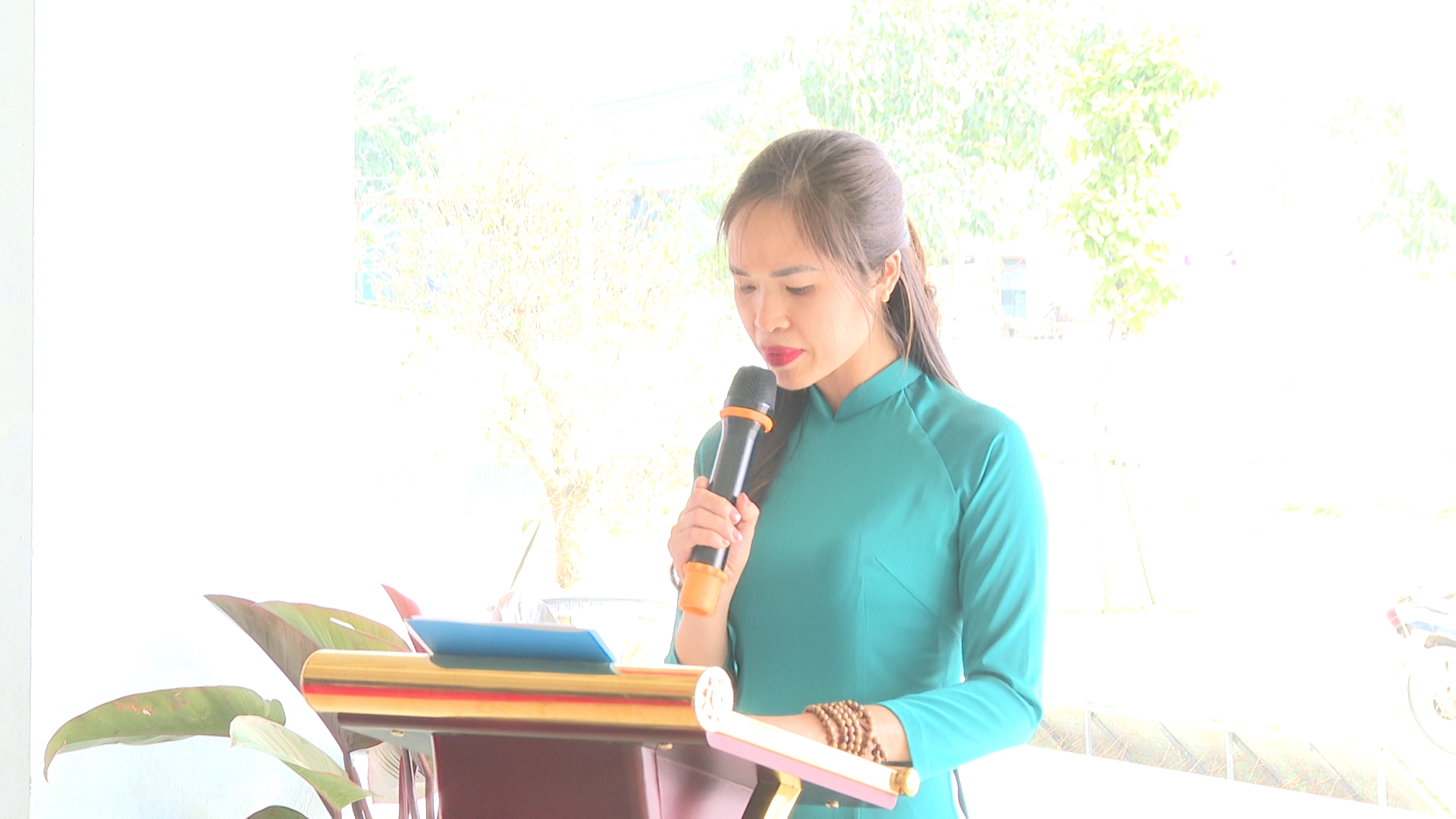 HỘI LHPN XÃ VĨNH THANH TỔ CHỨC HỘI NGHỊ TÔN VINH VẺ ĐẸP ÁO DÀI VÀ ĐỒNG DIỄN DÂN VŨ ÁO DÀI- Ảnh 1.