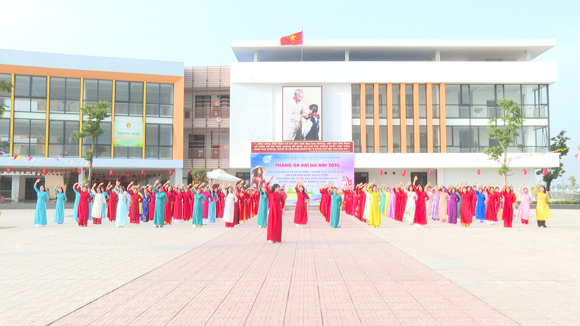 HỘI LHPN XÃ VĨNH THANH TỔ CHỨC HỘI NGHỊ TÔN VINH VẺ ĐẸP ÁO DÀI VÀ ĐỒNG DIỄN DÂN VŨ ÁO DÀI- Ảnh 6.