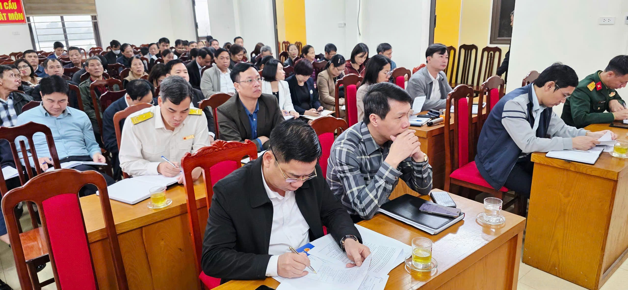 Giao ban thường kỳ UBND xã Hát Môn tháng 2; triển khai nhiệm vụ trọng tâm tháng 3- Ảnh 1.