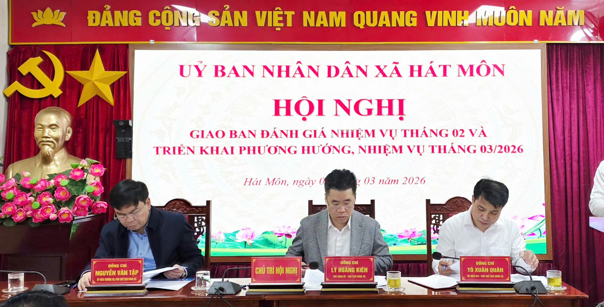 Giao ban thường kỳ UBND xã Hát Môn tháng 2; triển khai nhiệm vụ trọng tâm tháng 3- Ảnh 2.