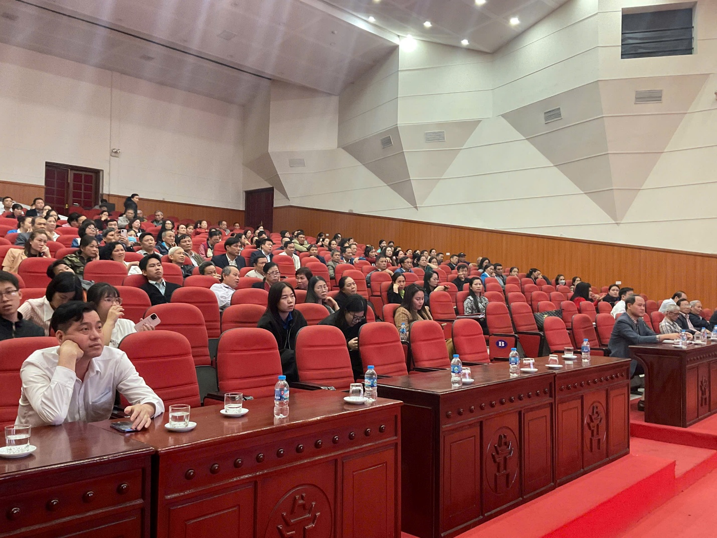 Tập huấn nghiệp vụ công tác bầu cử đại biểu Quốc hội và HĐND các cấp nhiệm kỳ 2026–2031- Ảnh 2.