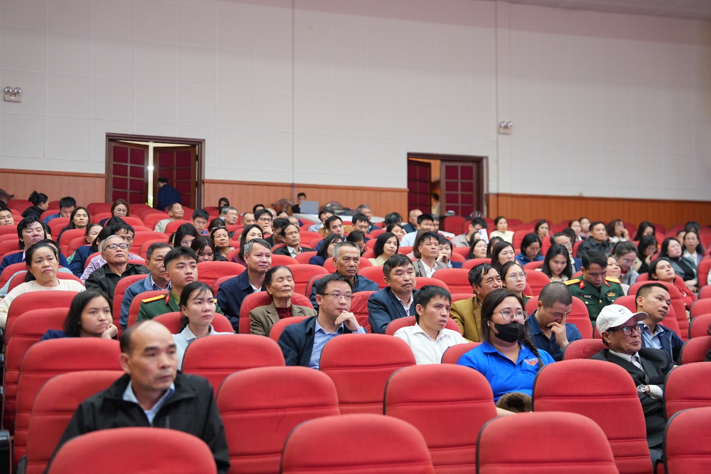 Tập huấn nghiệp vụ công tác bầu cử đại biểu Quốc hội và HĐND các cấp nhiệm kỳ 2026–2031- Ảnh 4.