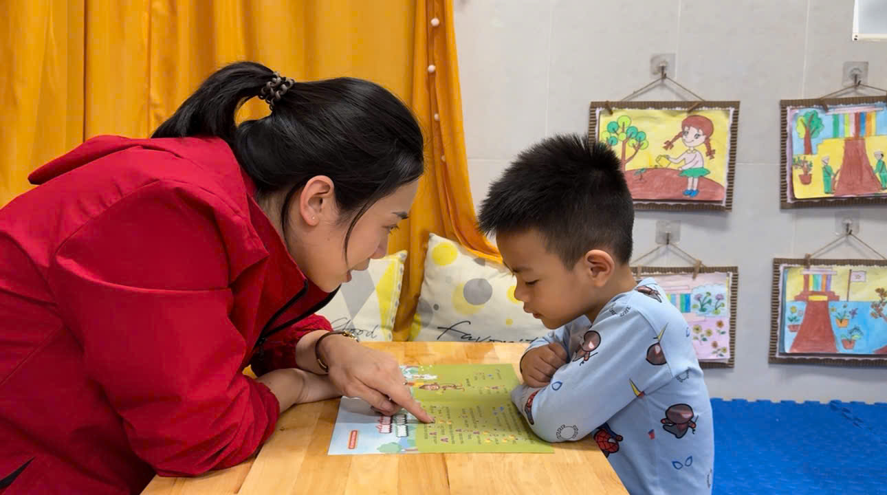 CÔ GIÁO TRƯƠNG THÚY KIÊN TRÌ CÙNG TRẺ TRÊN HÀNH TRÌNH TÌM TIẾNG NÓI- Ảnh 2.