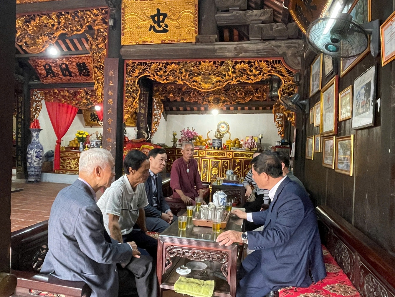 Kiểm tra công tác quản lý di tích và tổ chức lễ hội Xuân Bính Ngọ 2026 trên địa bàn phường- Ảnh 1.