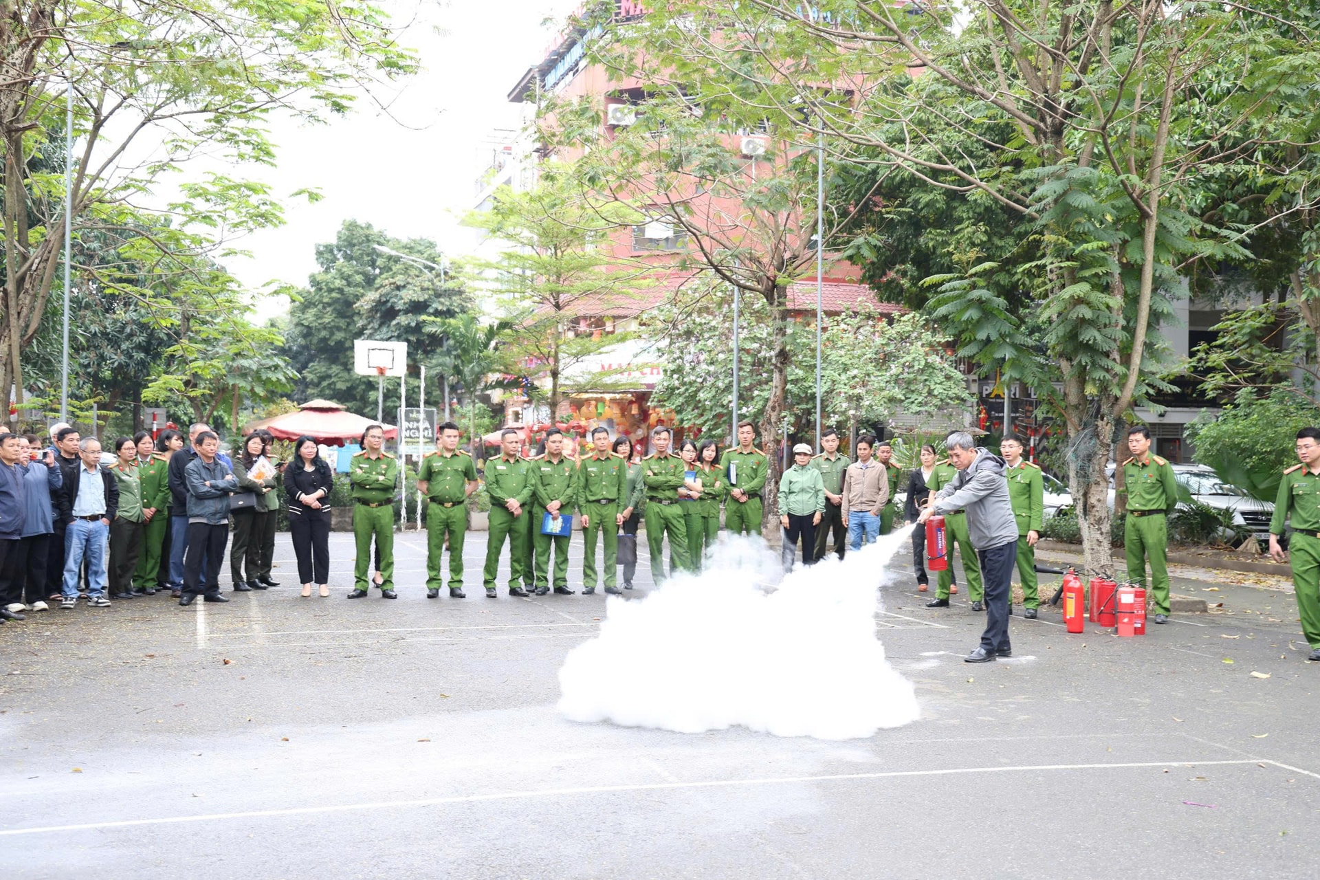 Những ngày “nước rút” trong công tác chuẩn bị bầu cử ở Kiến Hưng- Ảnh 2.