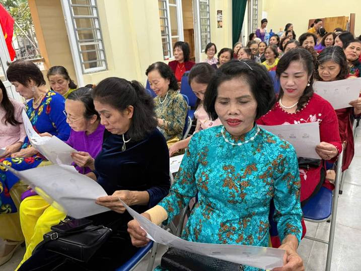 Phụ nữ phường Tây Hồ: Rạng rỡ trong sắc áo dài, trách nhiệm với ngày hội toàn dân!- Ảnh 3.