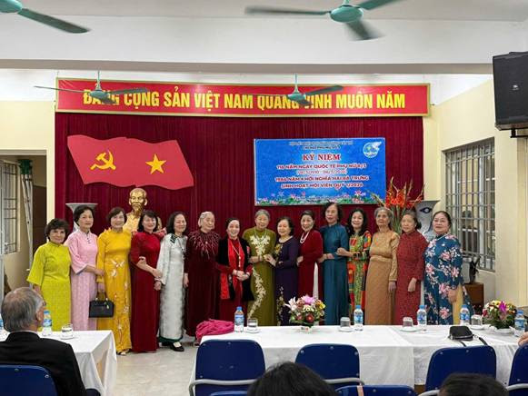 Phụ nữ phường Tây Hồ: Rạng rỡ trong sắc áo dài, trách nhiệm với ngày hội toàn dân!- Ảnh 6.