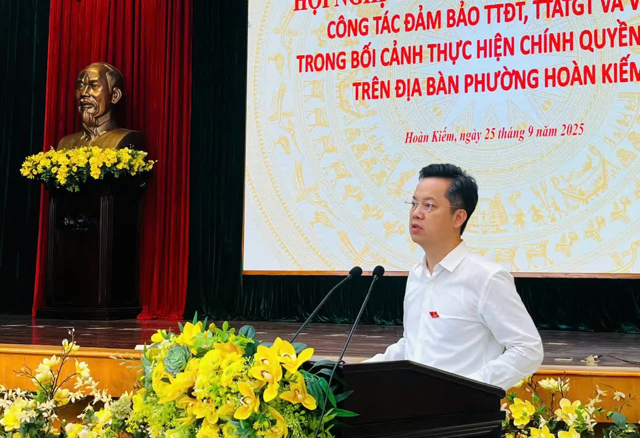 Phường Hoàn Kiếm: Quyết tâm lập lại trật tự đô thị, an toàn giao thông- Ảnh 4.