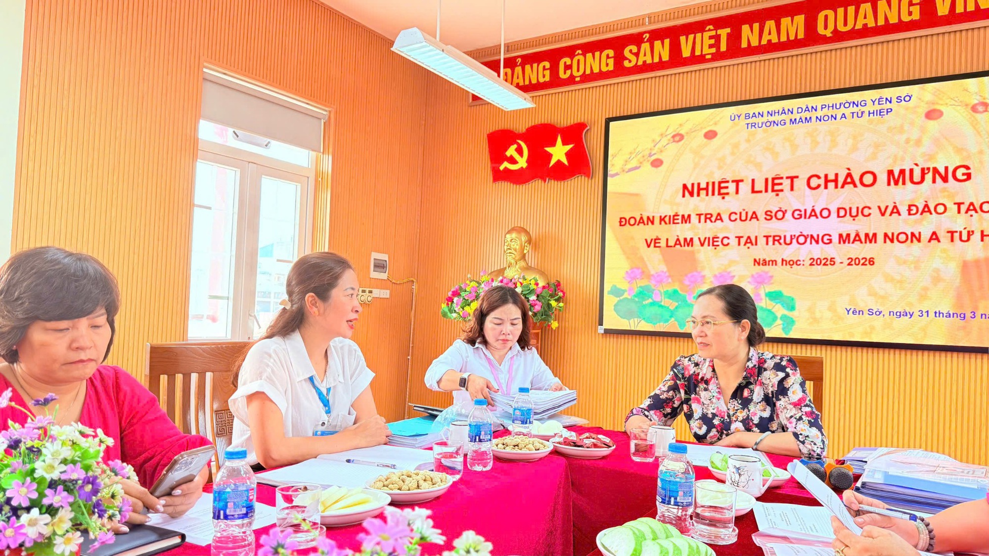Trường mầm non A Tứ Hiệp đón đoàn kiểm tra của Sở Giáo dục và Đào tạo Hà Nội về việc thực hiện nhiệm vụ, quy chế chuyên môn năm học 2025 – 2026- Ảnh 1.