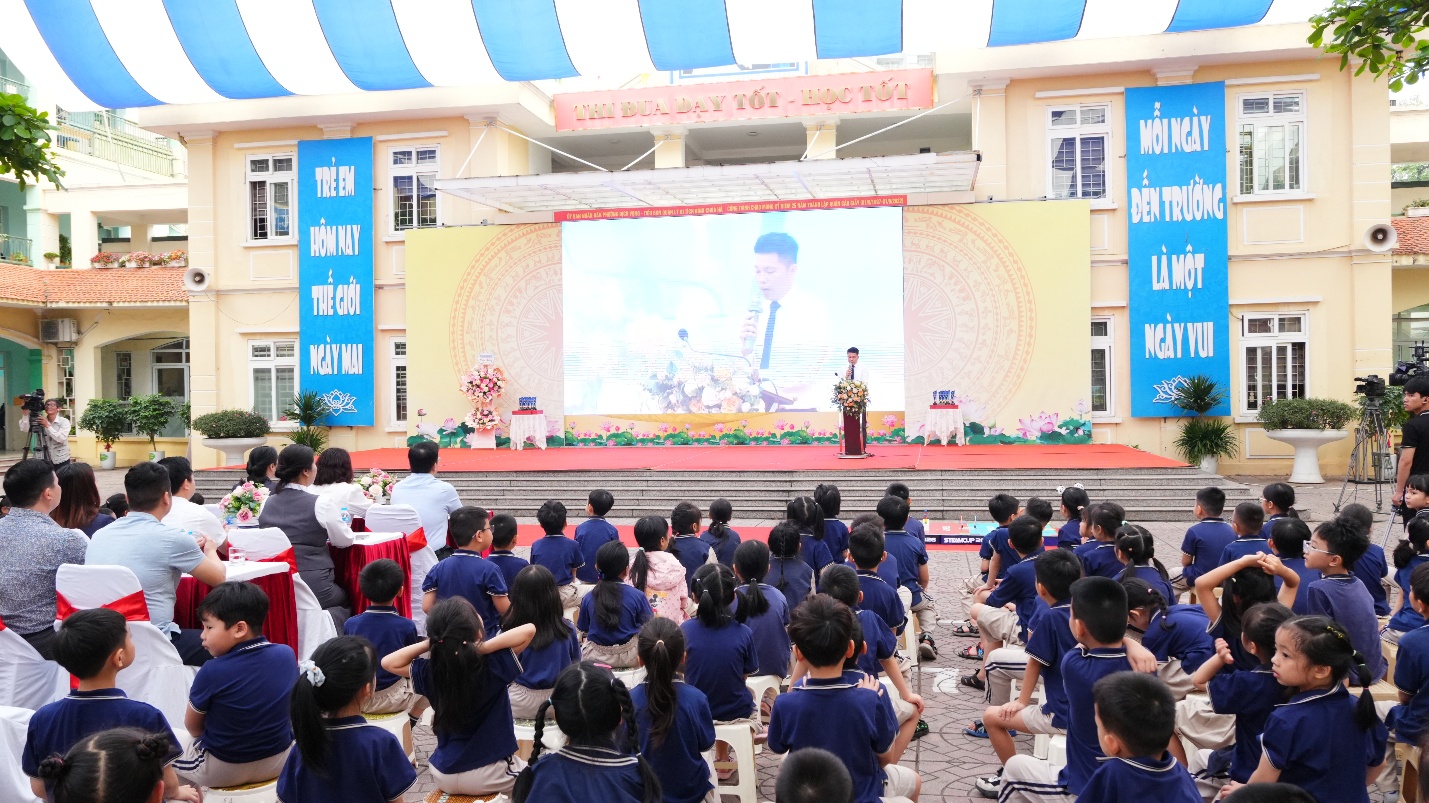 Sôi động Ngày hội trải nghiệm trí tuệ AI và STEM, ROBOTICS của học sinh trường Tiểu học Trung Yên- Ảnh 1.