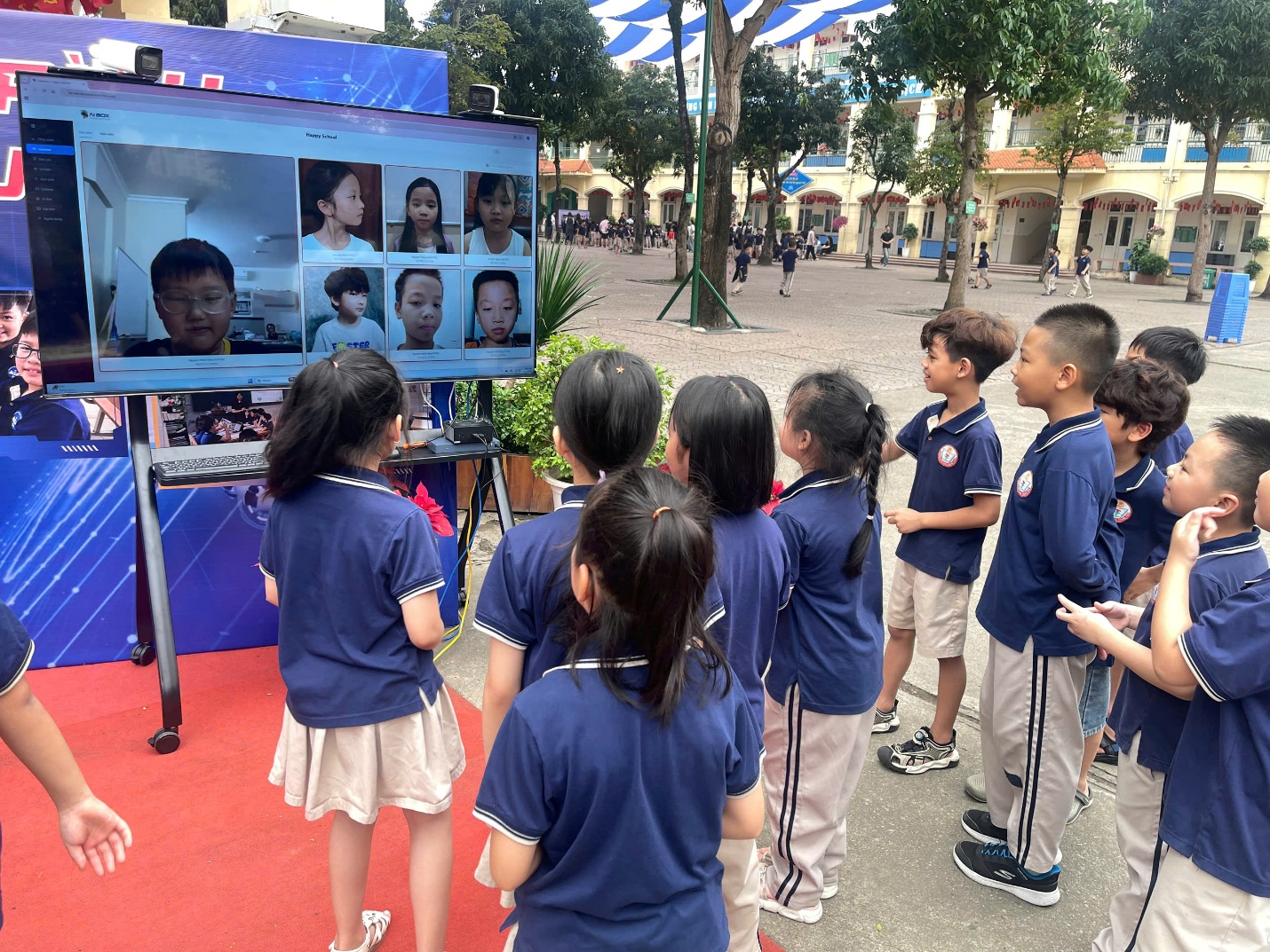 Sôi động Ngày hội trải nghiệm trí tuệ AI và STEM, ROBOTICS của học sinh trường Tiểu học Trung Yên- Ảnh 12.