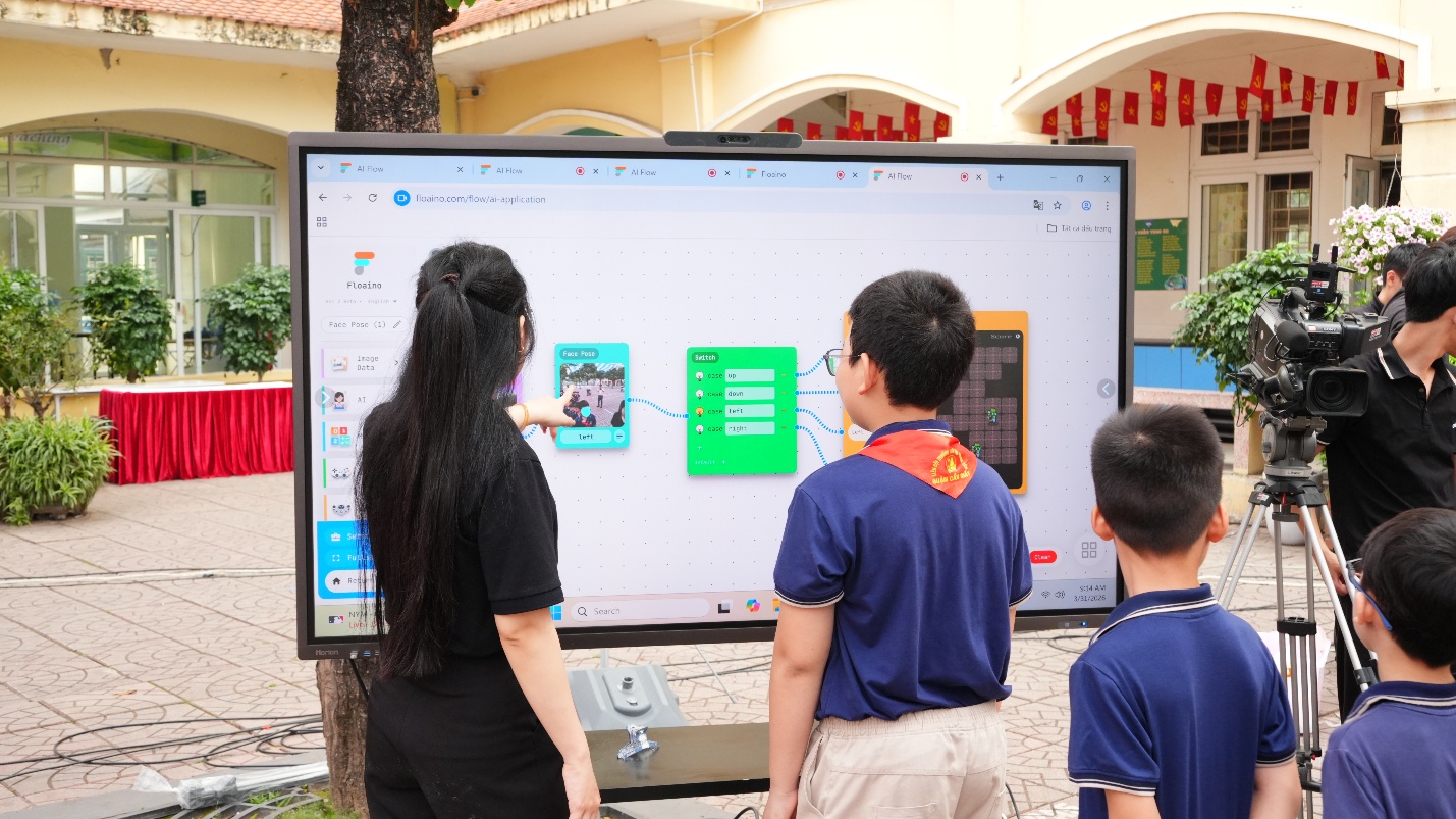 Sôi động Ngày hội trải nghiệm trí tuệ AI và STEM, ROBOTICS của học sinh trường Tiểu học Trung Yên- Ảnh 13.