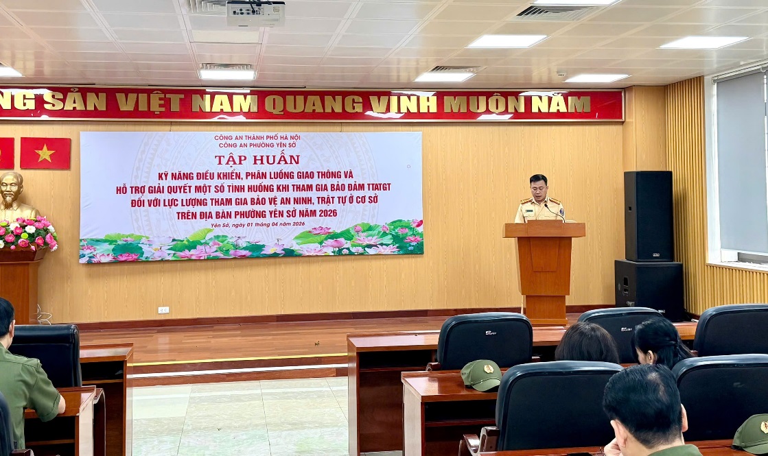 Công an phường Yên Sở tổ chức Hội nghị tập huấn điều khiển, phân luồng giao thông và hỗ trợ giải quyết một số tình huống khi tham gia bảo đảm TTATGT đối với lực lượng tham gia bảo vệ ANTT ở cơ sở trên địa bàn phường Yên Sở- Ảnh 1.