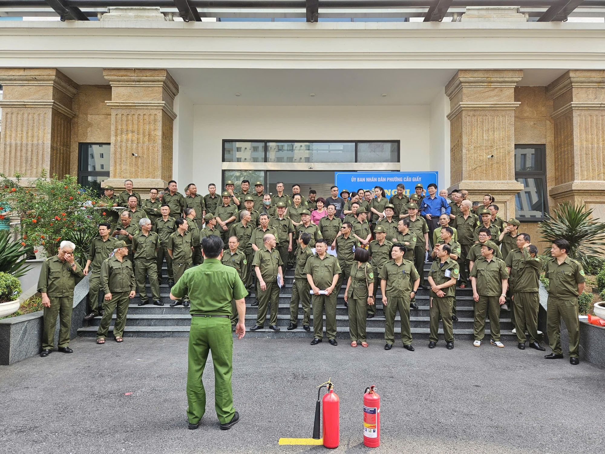 Cầu Giấy: Nâng cao nghiệp vụ phòng cháy cho lực lượng an ninh trật tự cơ sở- Ảnh 3.