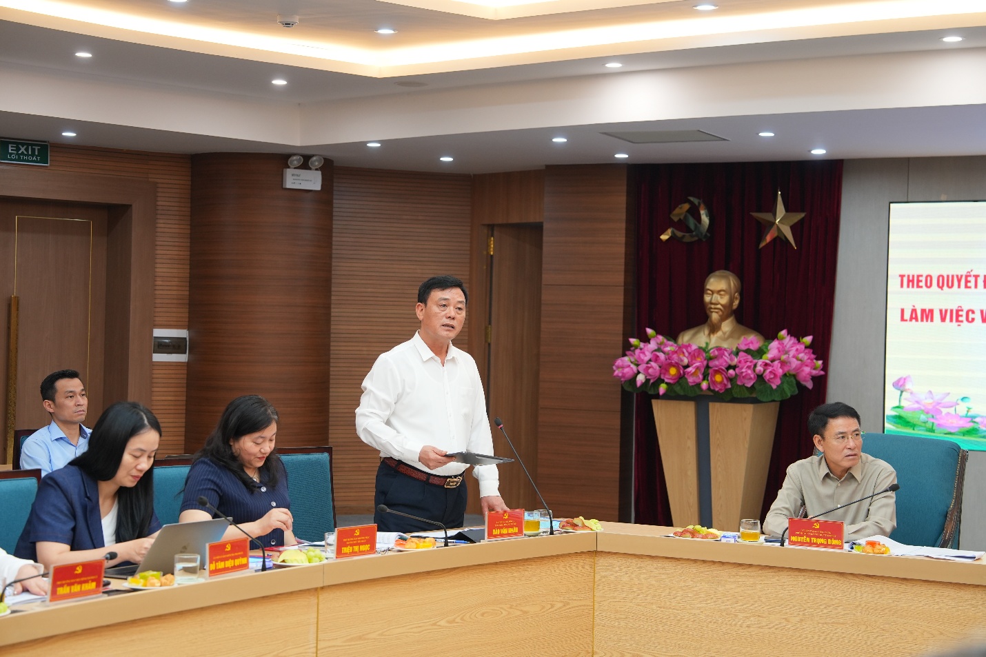 Đoàn kiểm tra số 2 của Ban Thường vụ Thành ủy làm việc với Ban Thường vụ Đảng ủy xã Gia Lâm và xã Bát Tràng- Ảnh 5.