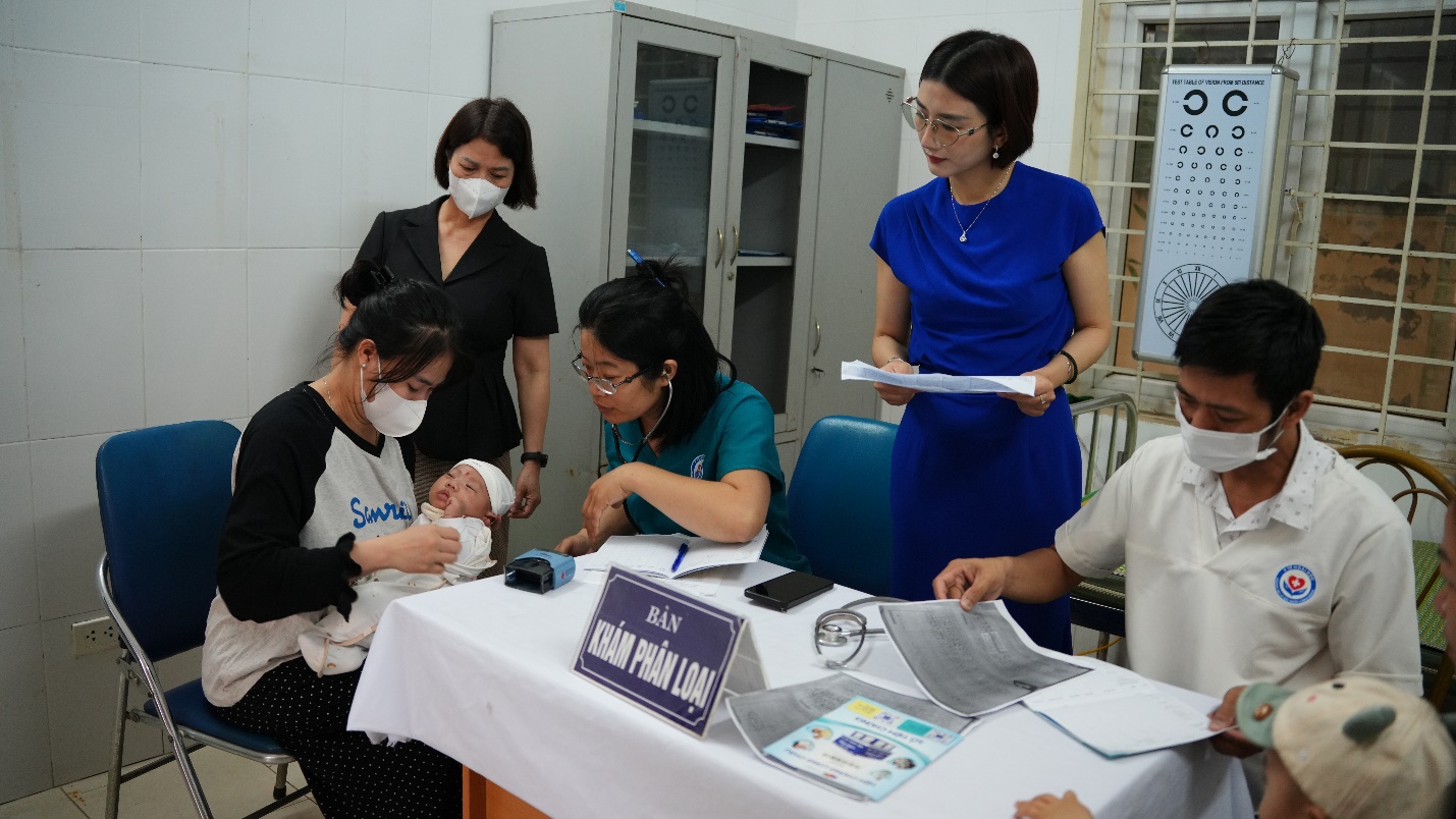 Trạm Y tế xã Hoài Đức triển khai đợt tiêm chủng mở rộng cho trẻ em trên toàn địa bàn- Ảnh 3.