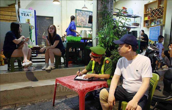 Hà Nội: Phường Hoàn Kiếm quyết tâm lập lại trật tự vỉa hè, xây dựng đô thị văn minh- Ảnh 11.