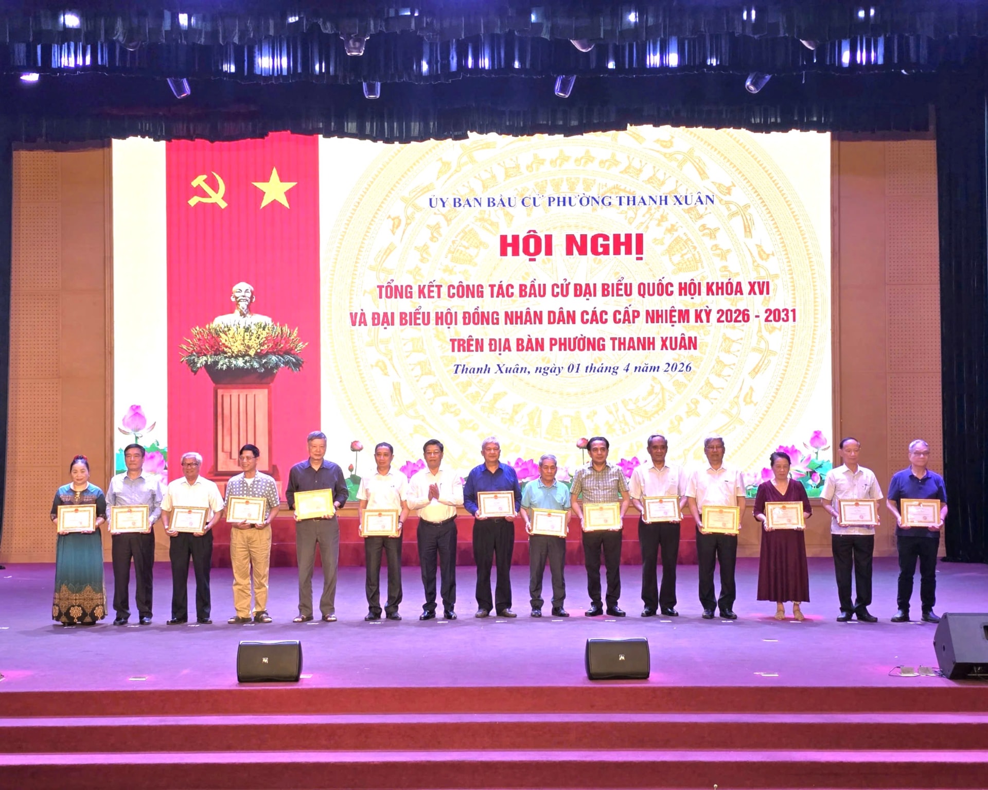 Thanh Xuân tổng kết công tác bầu cử, khen thưởng nhiều tập thể, cá nhân tiêu biểu- Ảnh 2.