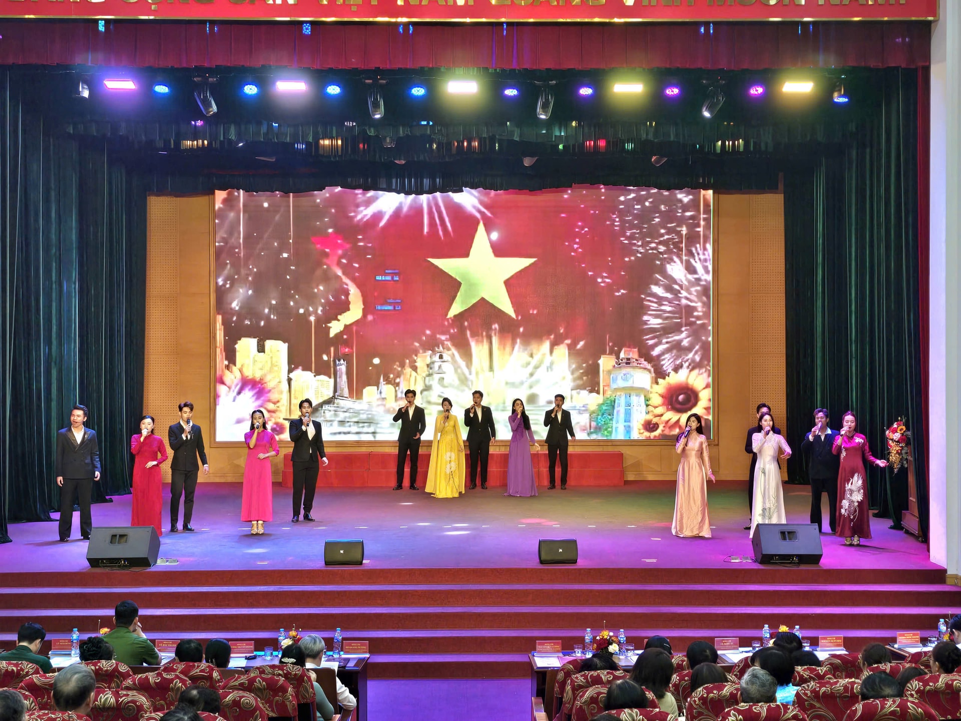 Thanh Xuân tổng kết công tác bầu cử, khen thưởng nhiều tập thể, cá nhân tiêu biểu- Ảnh 4.