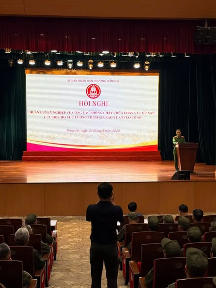 Phường Đống Đa tổ chức huấn luyện nghiệp vụ phòng cháy, chữa cháy và cứu nạn, cứu hộ cho lực lượng tham gia bảo vệ ANTT ở cơ sở- Ảnh 10.