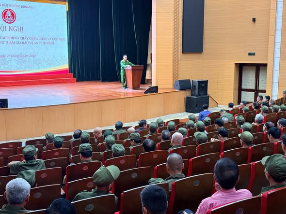 Phường Đống Đa tổ chức huấn luyện nghiệp vụ phòng cháy, chữa cháy và cứu nạn, cứu hộ cho lực lượng tham gia bảo vệ ANTT ở cơ sở- Ảnh 9.