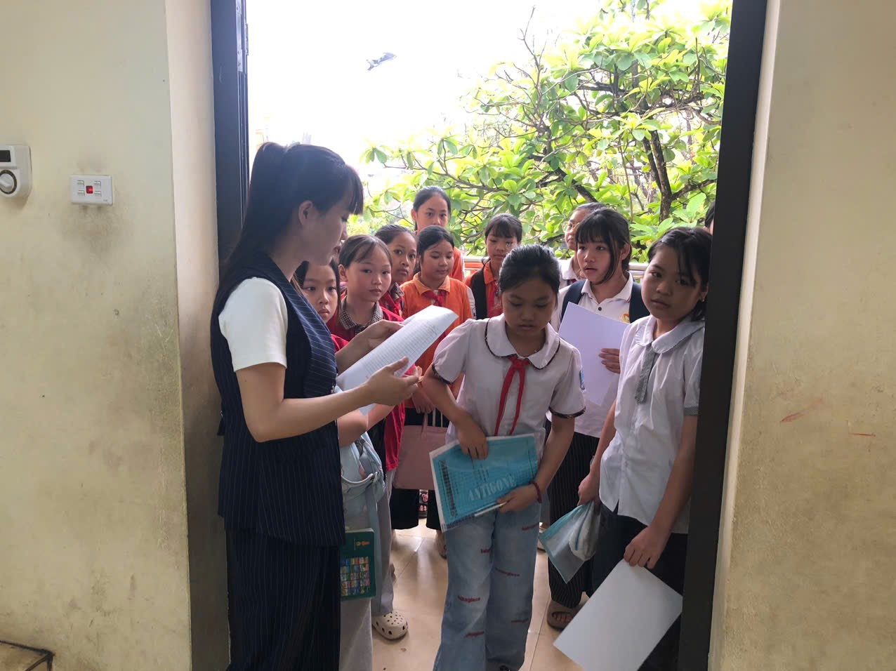 Xã Hồng Sơn khai mạc Hội thi giao lưu viết chữ đẹp cấp Tiểu học năm học 2025 - 2026- Ảnh 5.