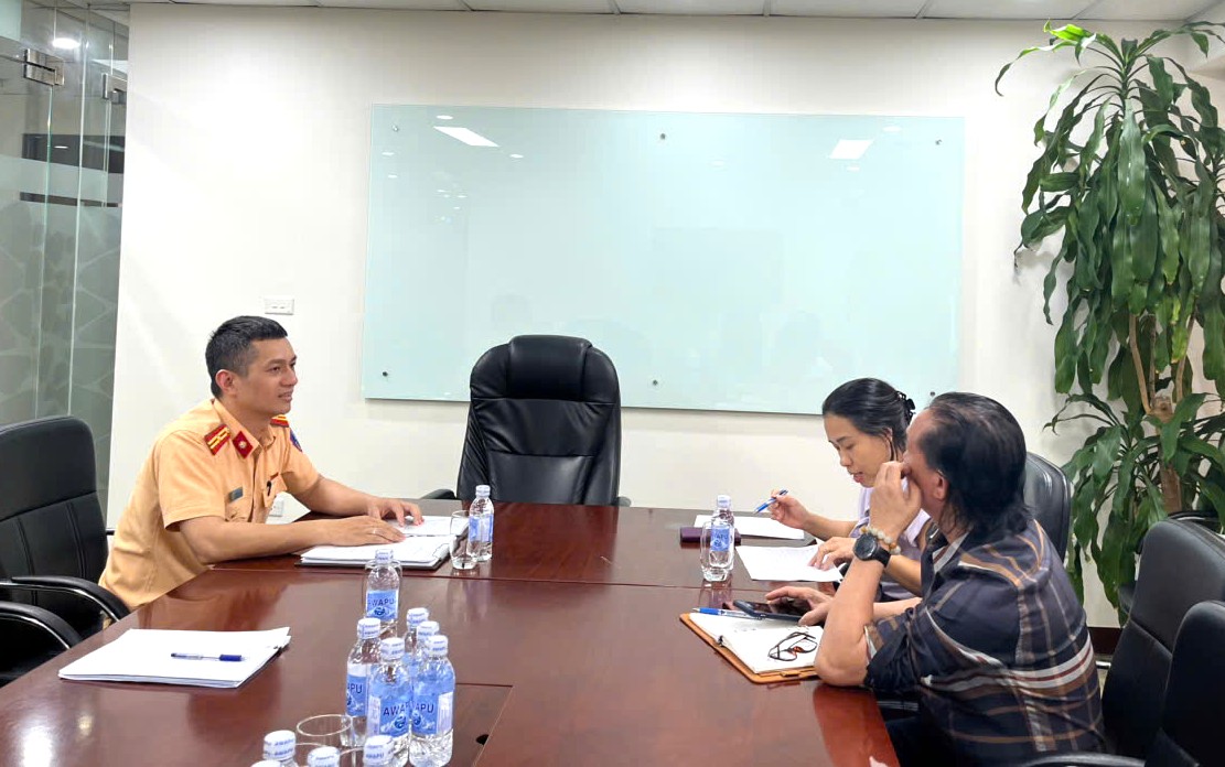 Công an phường Yên Hòa tổng rà soát phương tiện ô tô tải tự đổ, siết chặt quản lý xe trọng tải lớn trên địa bàn- Ảnh 3.